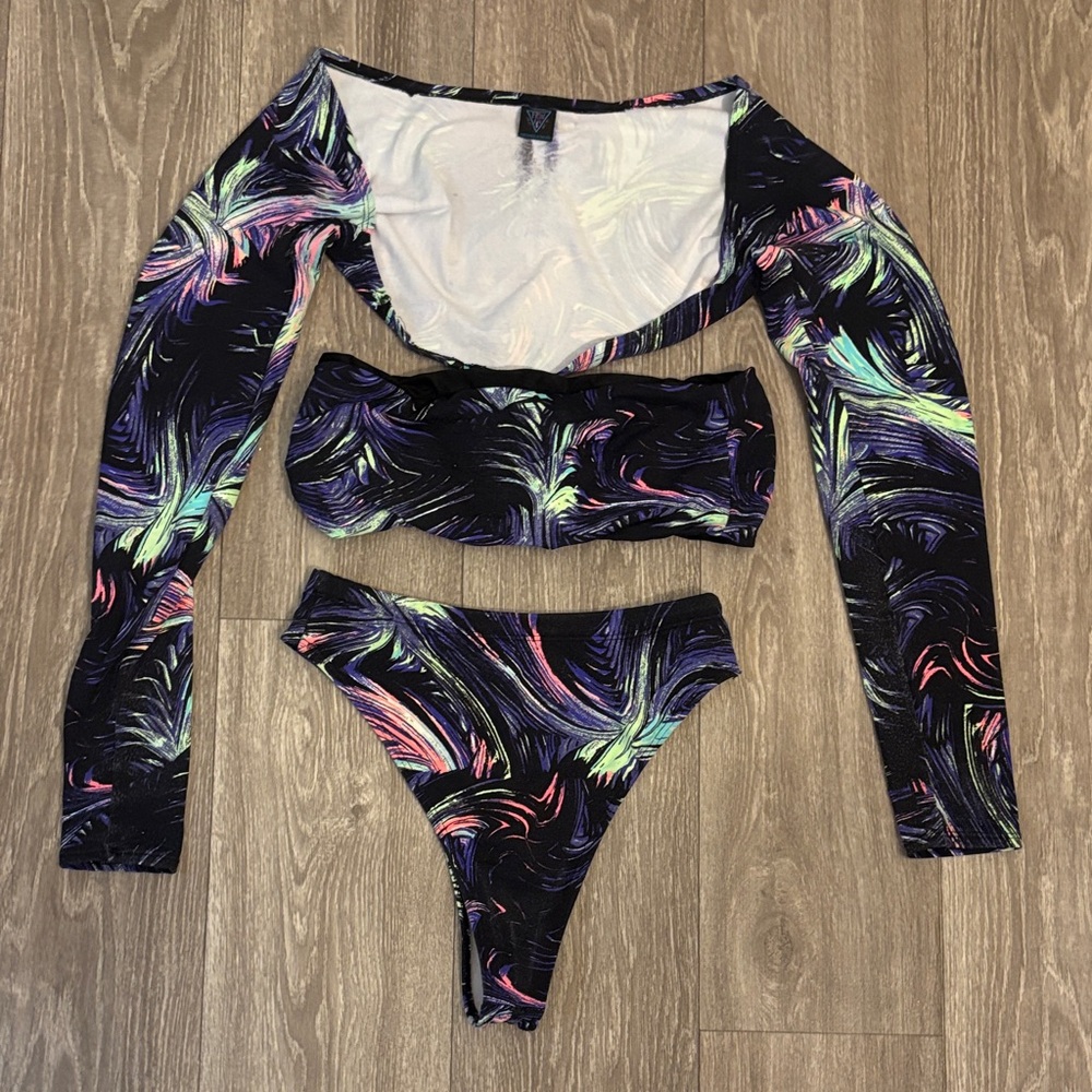 Freedom Rave Wear Set with Sleeves